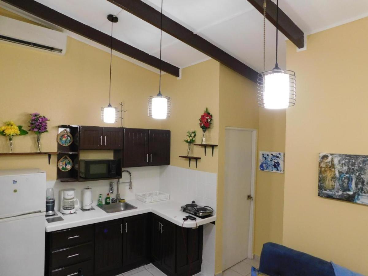 Centrally located in Jaco, walk to beach, beautiful pool! Each Villa Paradise is 1bd 1bath Condo Units sleep 5 or book both units and open connecting door 