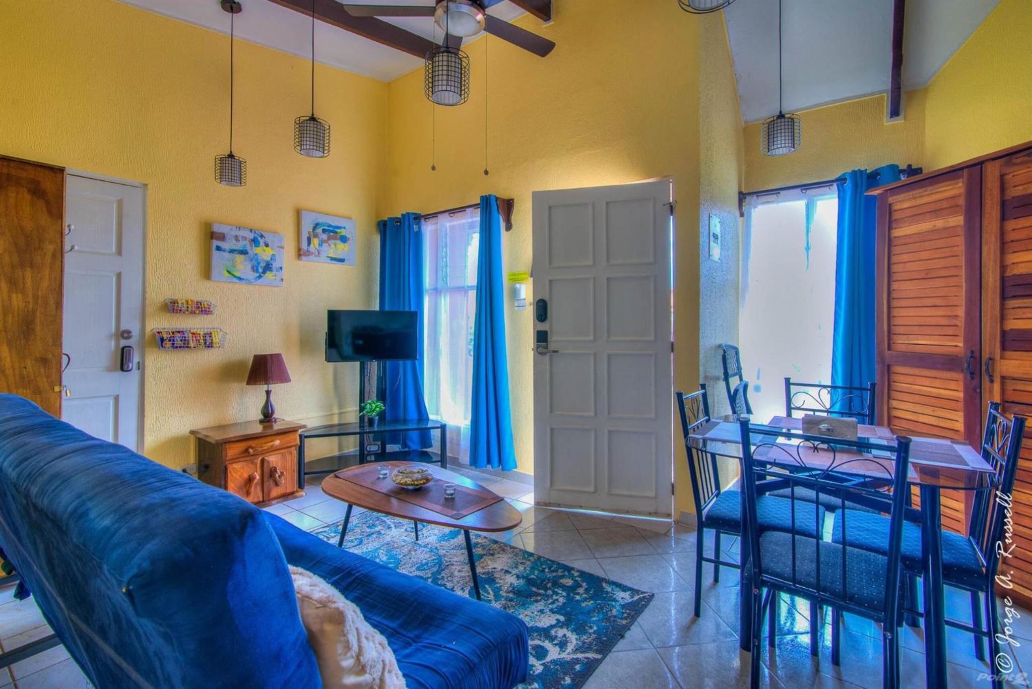 Centrally located in Jaco, walk to beach, beautiful pool! Each Villa Paradise is 1bd 1bath Condo Units sleep 5 or book both units and open connecting door 