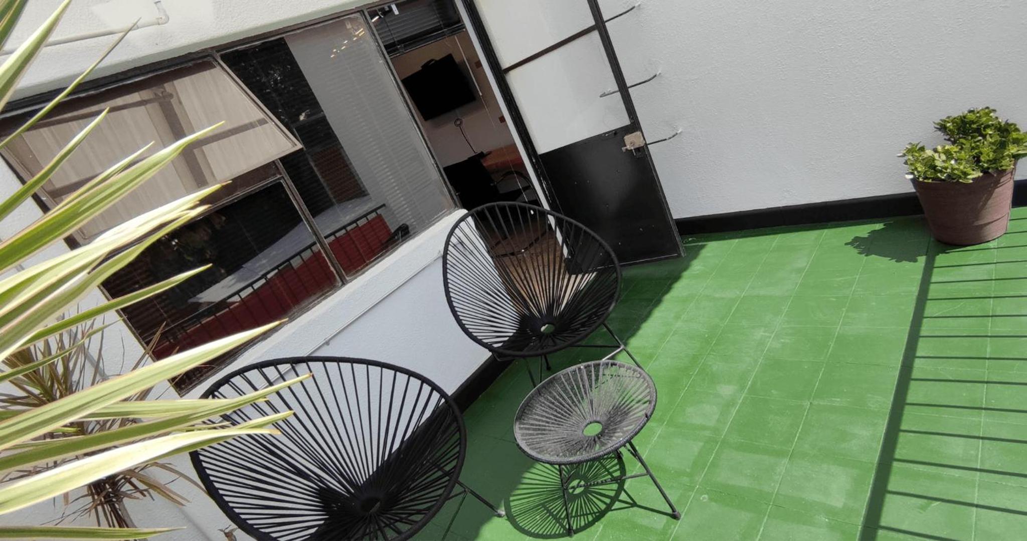 Habitaciones privadas con baño propio en una zona segura y céntrica de Guadalajara.
