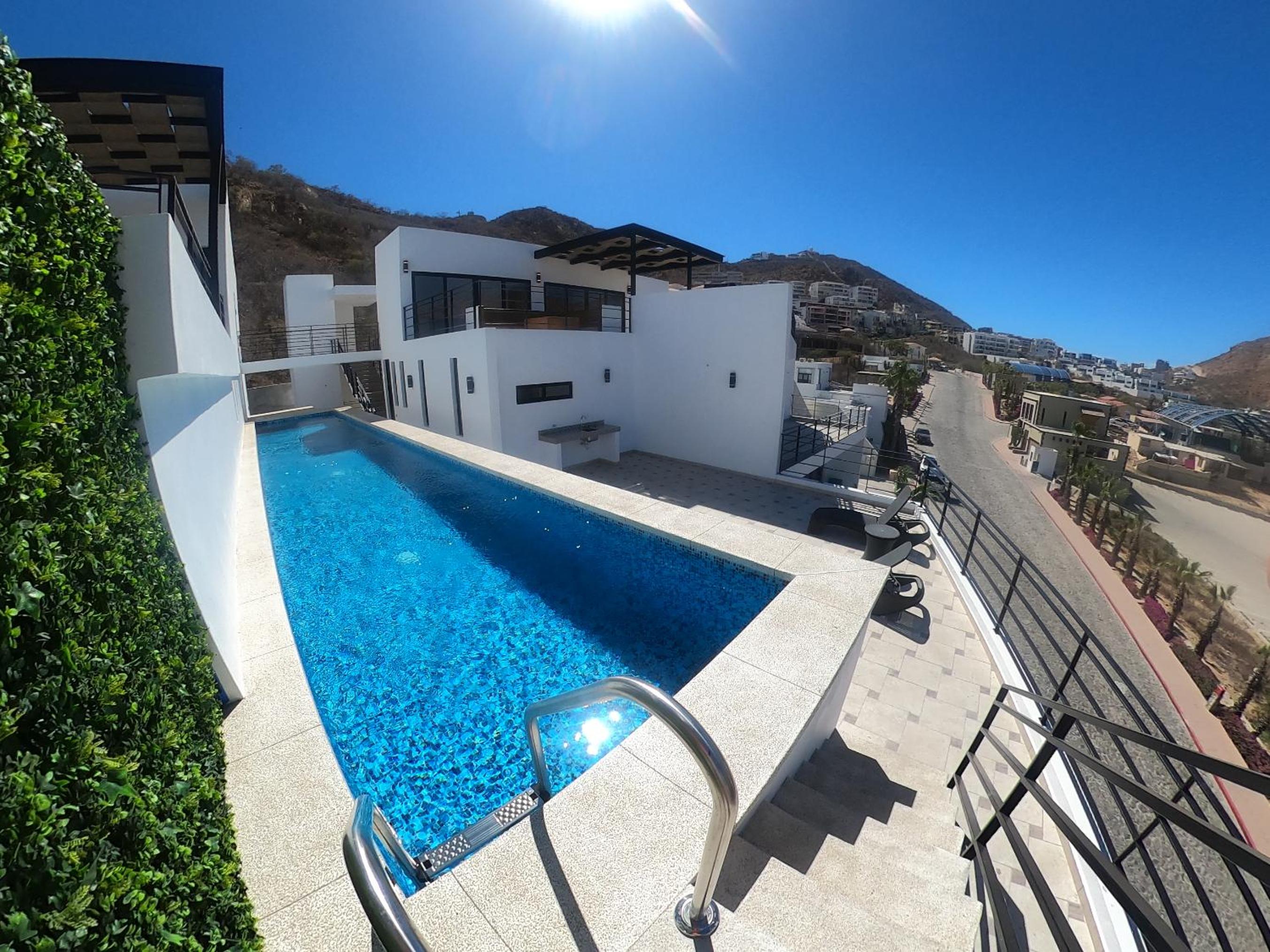 Pedregal Towers Vacation Retreat
