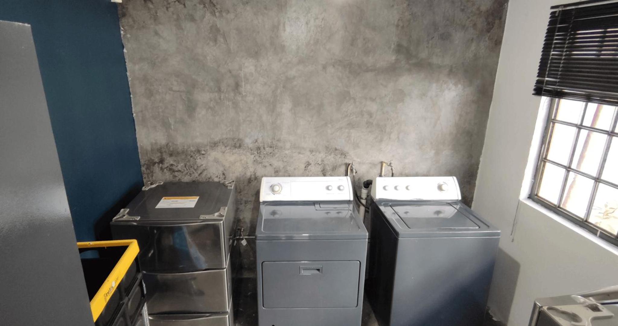 Habitaciones privadas con baño propio en una zona segura y céntrica de Guadalajara.