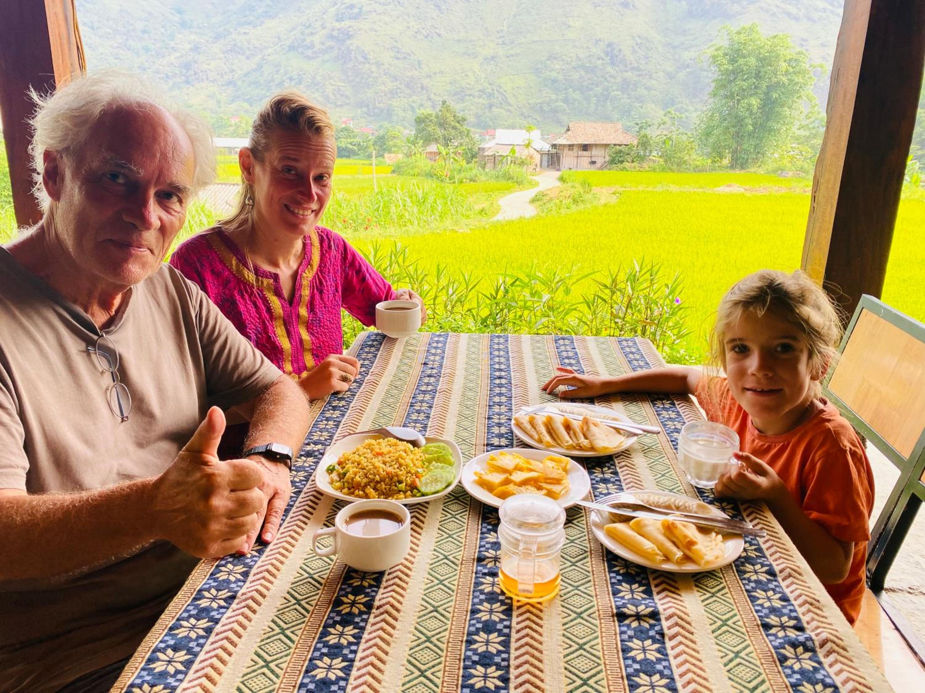 Du Gia Field View Homestay
