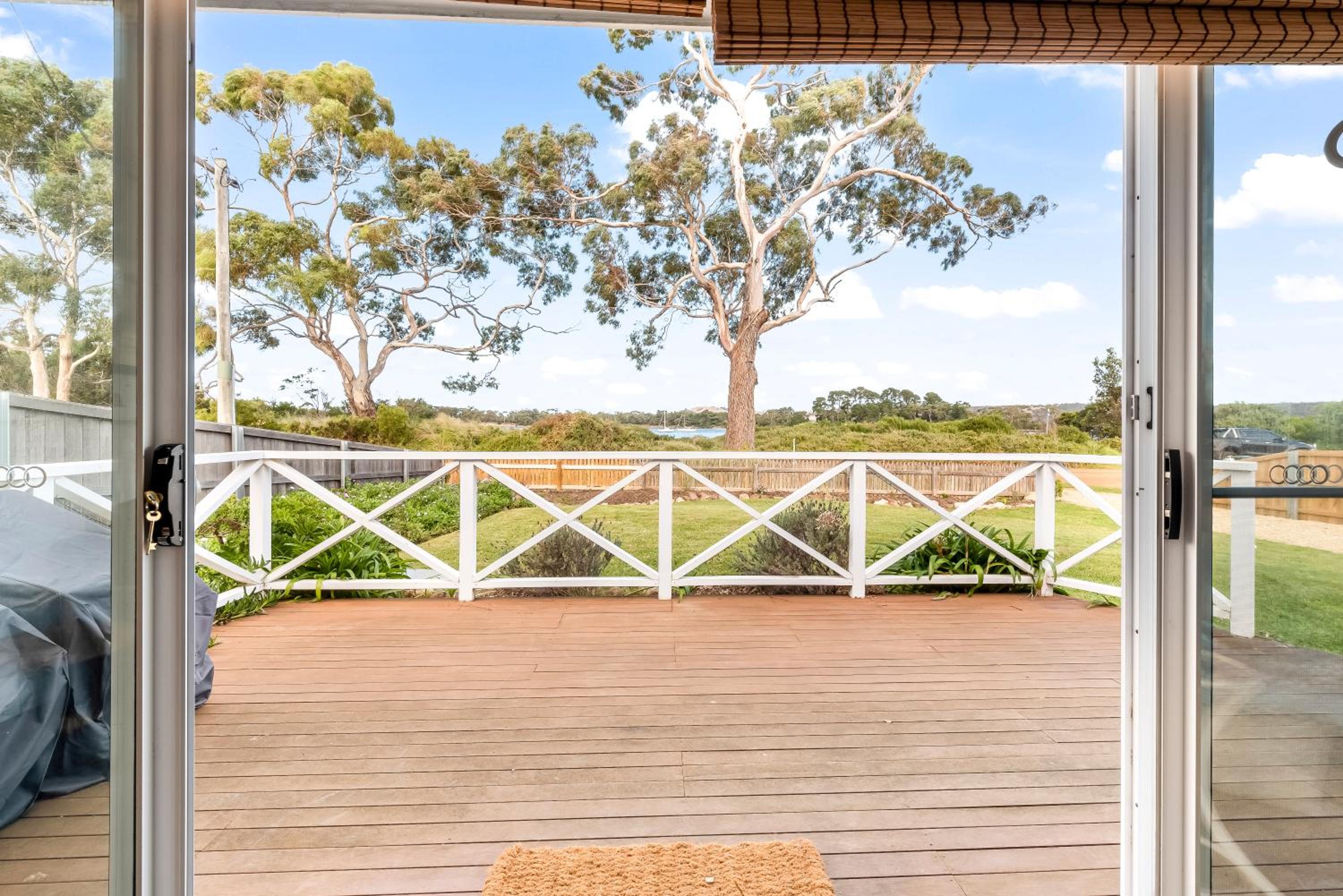 Mandalay Beach House on Pipe Clay Lagoon