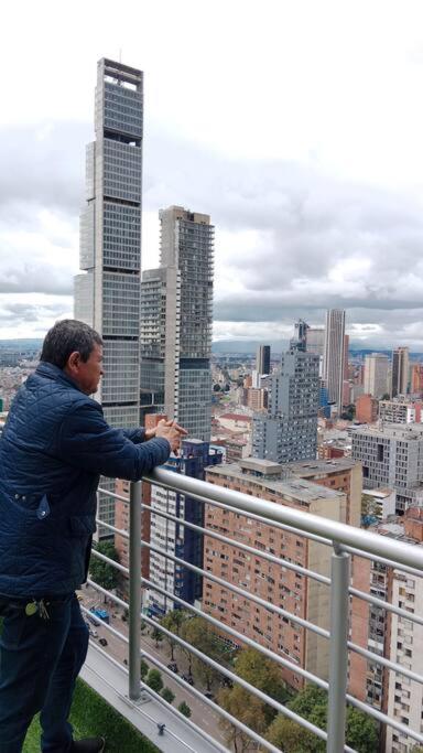 Loft en centro Bogotá, vista a Monserrate, Estudio y wifi
