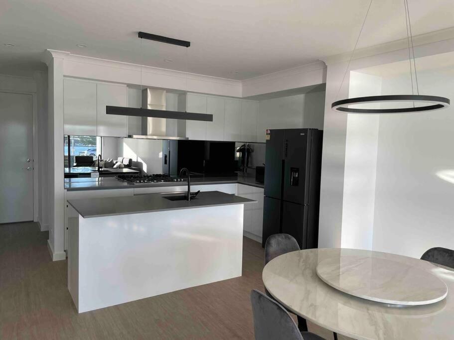 New ground floor 2 bed/2 bath Apartment Marina