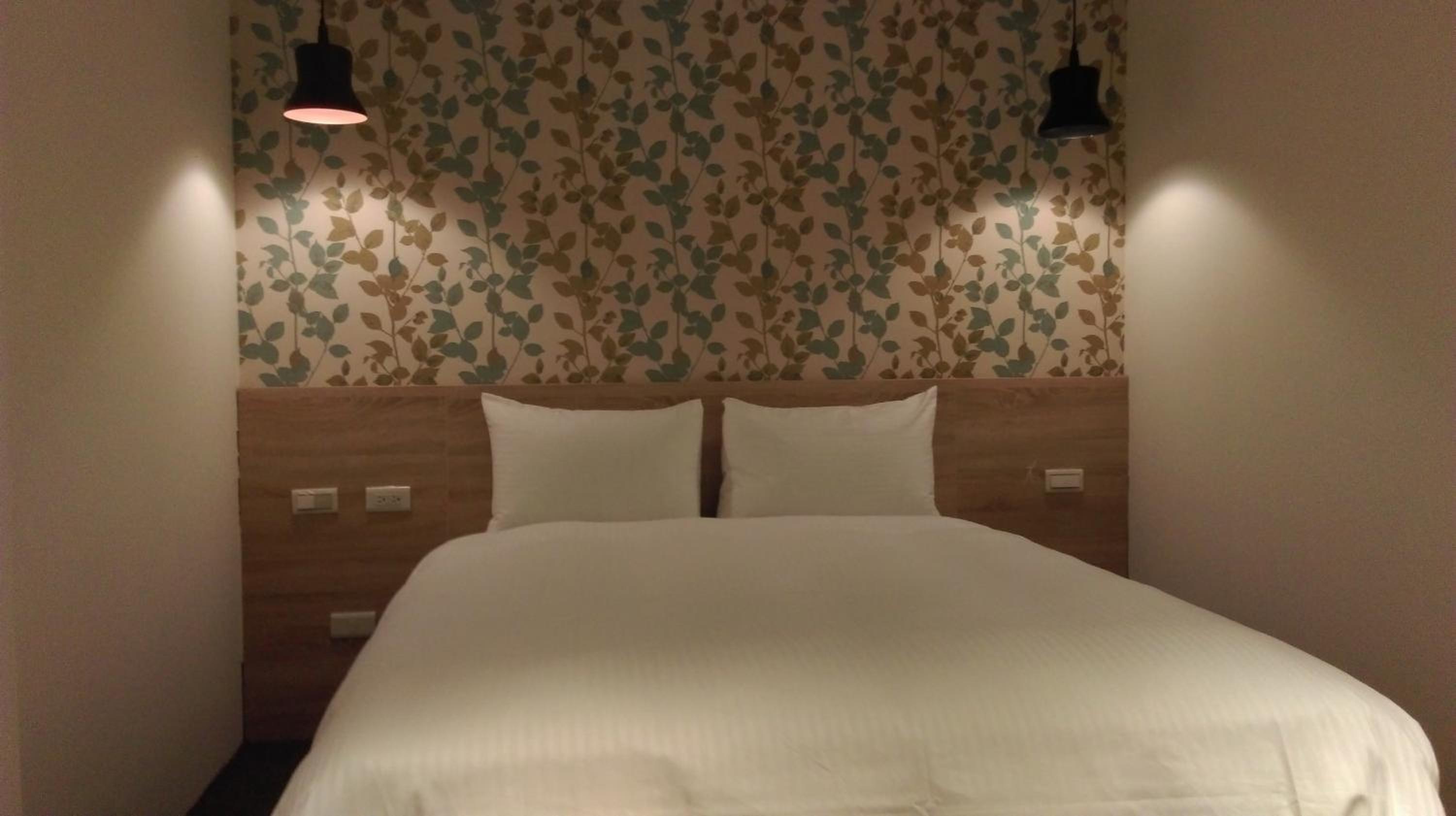 Queens Hotel II