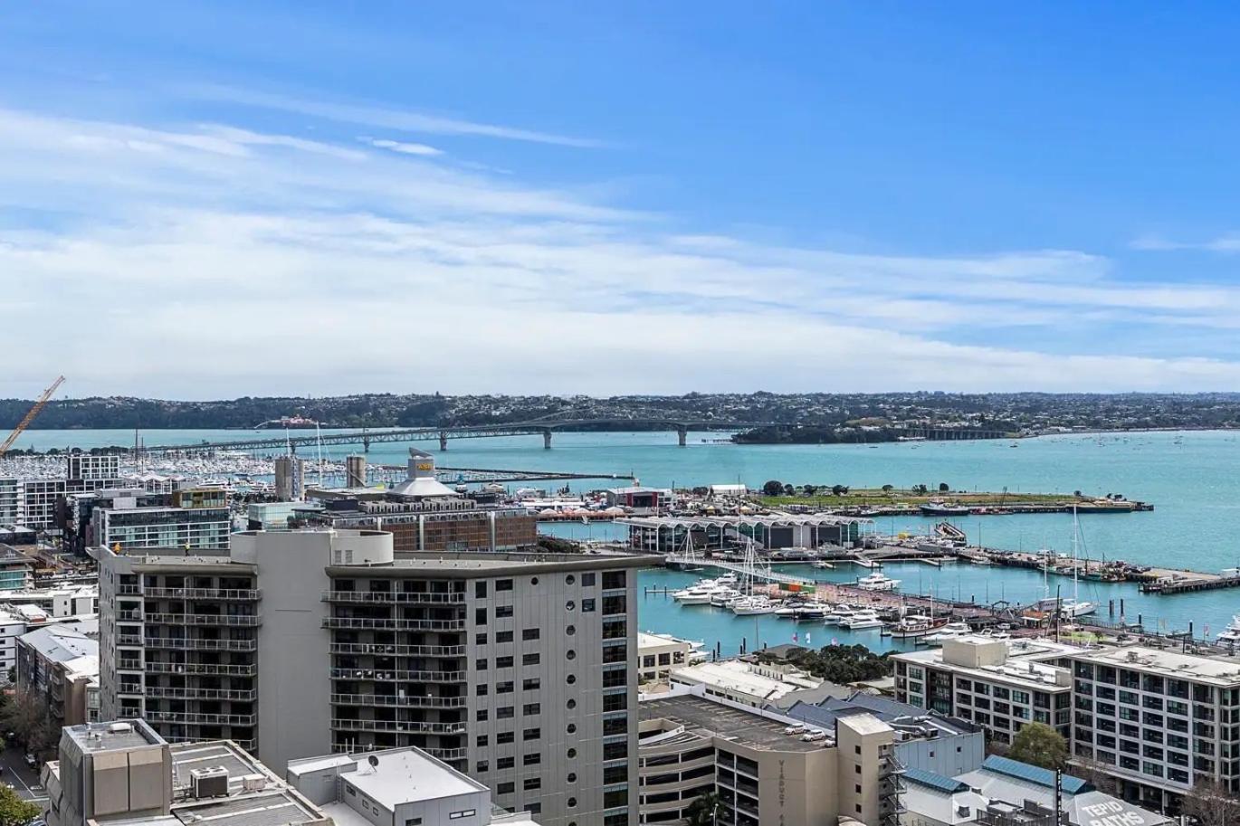 City and view holiday home