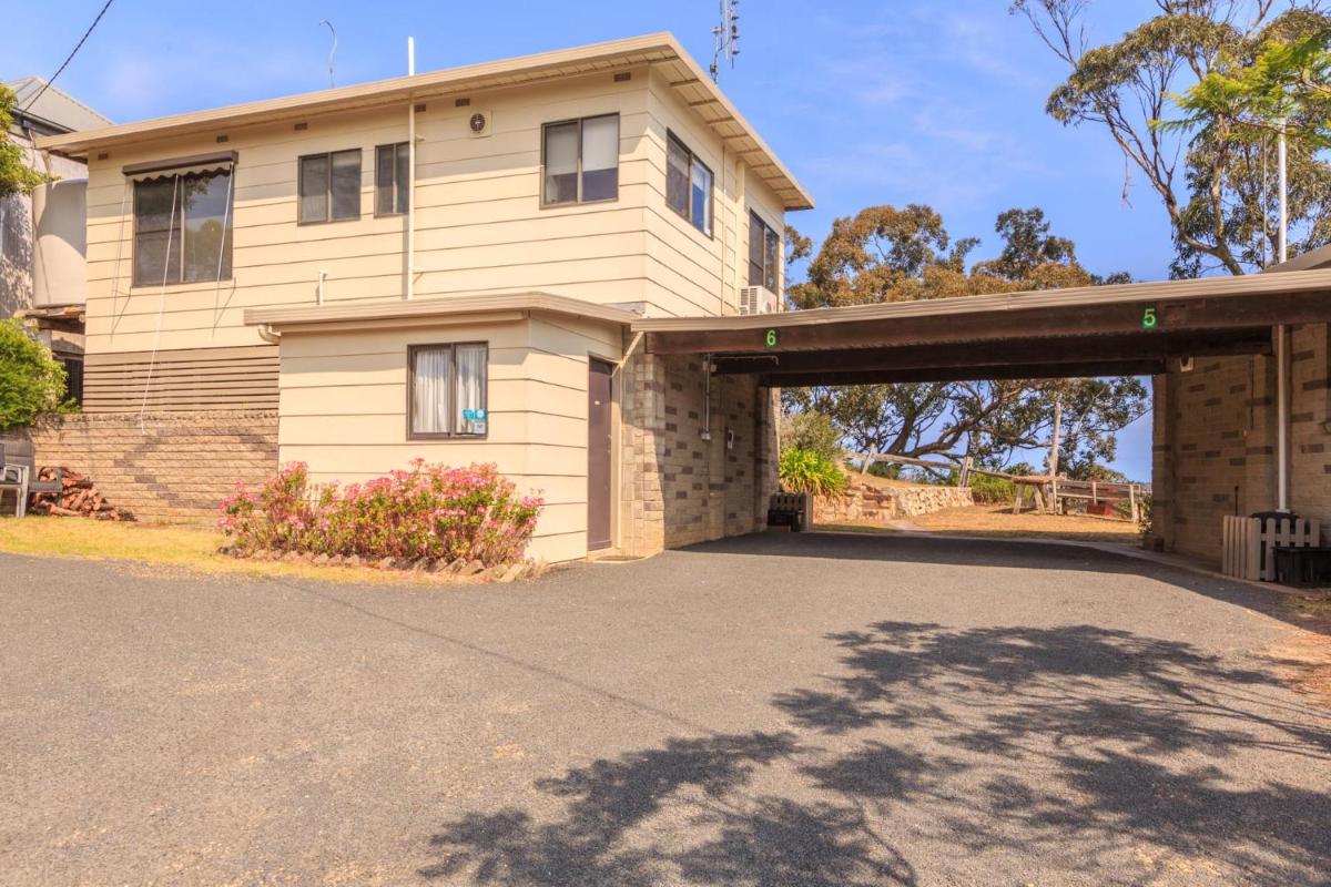 Jetty Road Retreat