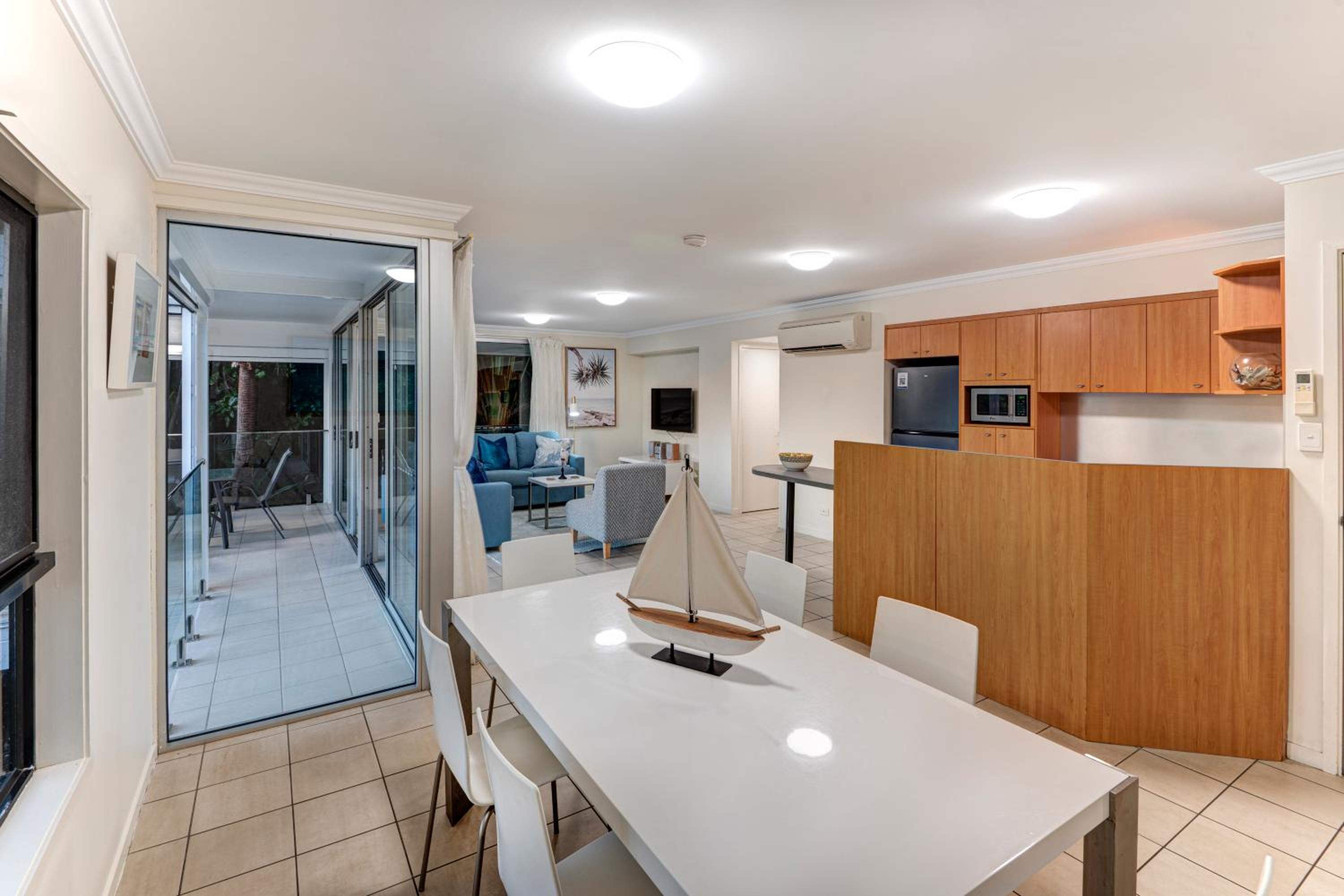 Oasis Apartments on Hamilton Island by HIHA