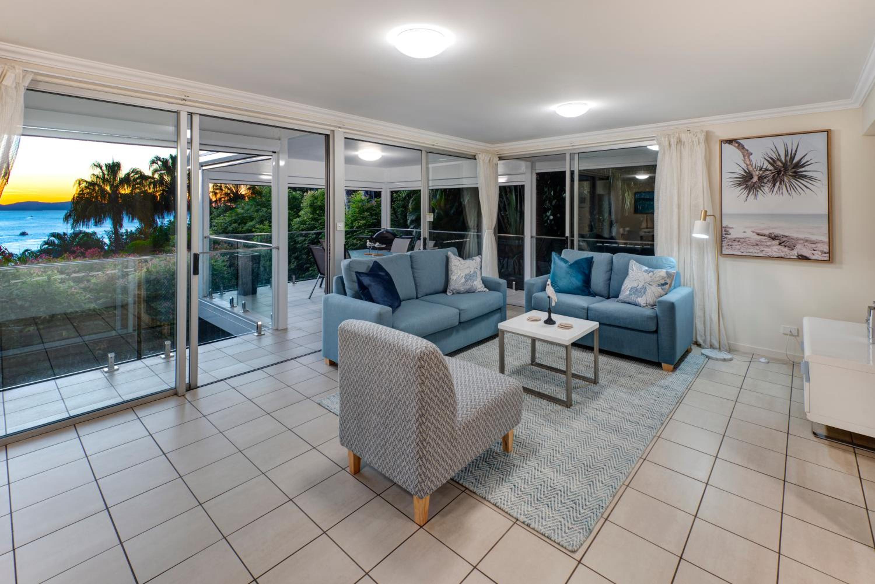Oasis Apartments on Hamilton Island by HIHA