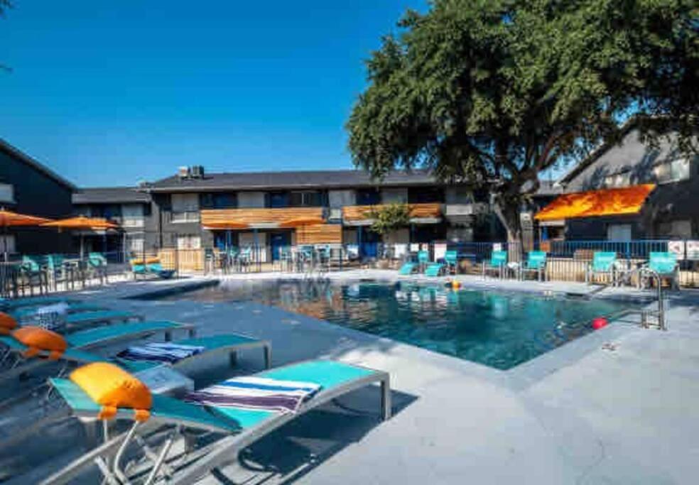 Right next to AT&T Stadium Arlington - Luxury Unit view 3