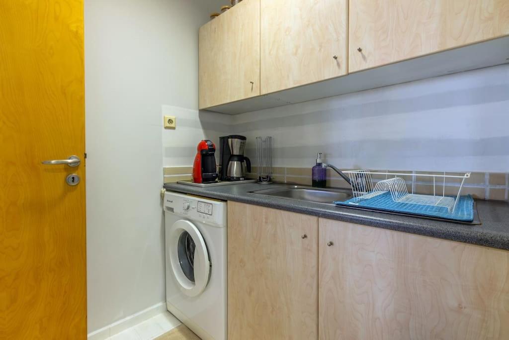 Downtown Spacious Loft Apartment just 3 minutes from City Centre view 3
