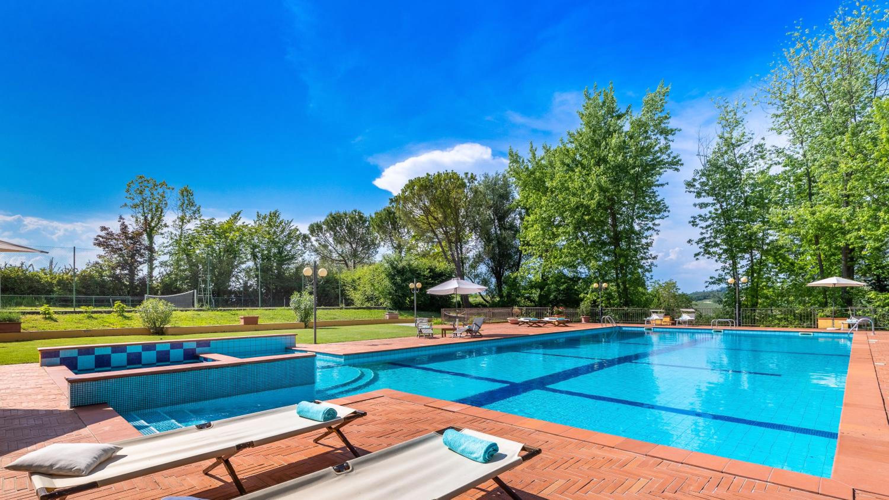 Tenuta Contessa Chiara 17, Emma Villas view 3