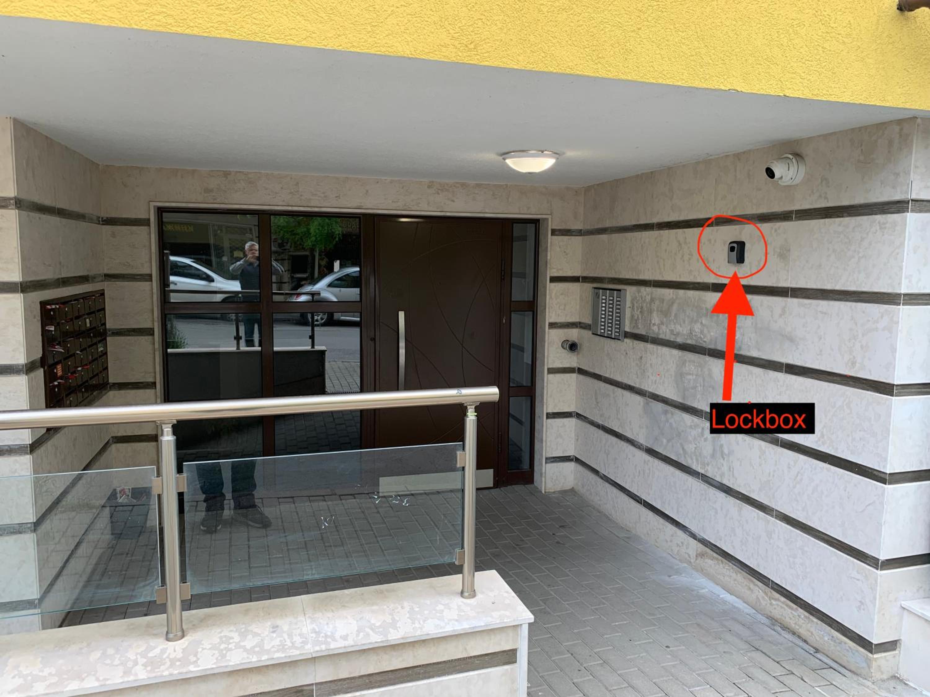 Niko's deluxe apartment