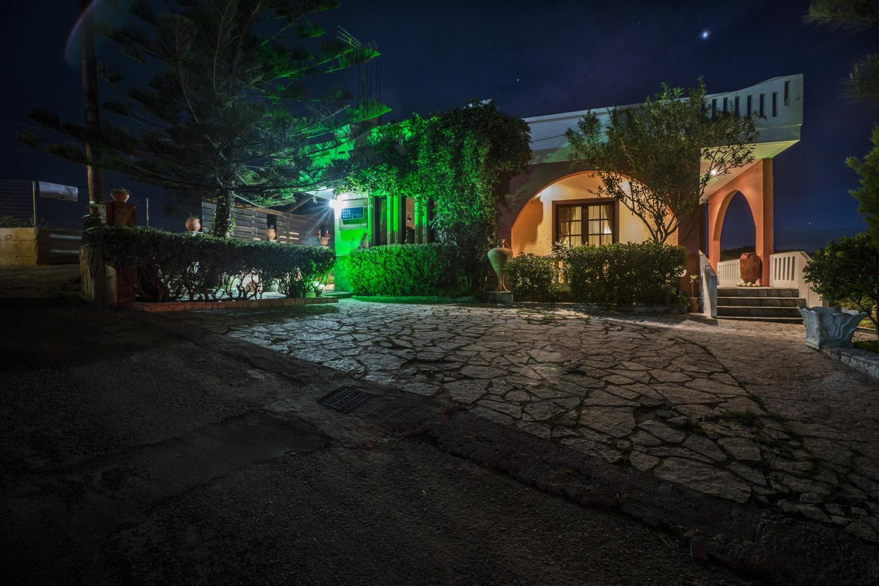 Villa Georgia Apartments & Suites