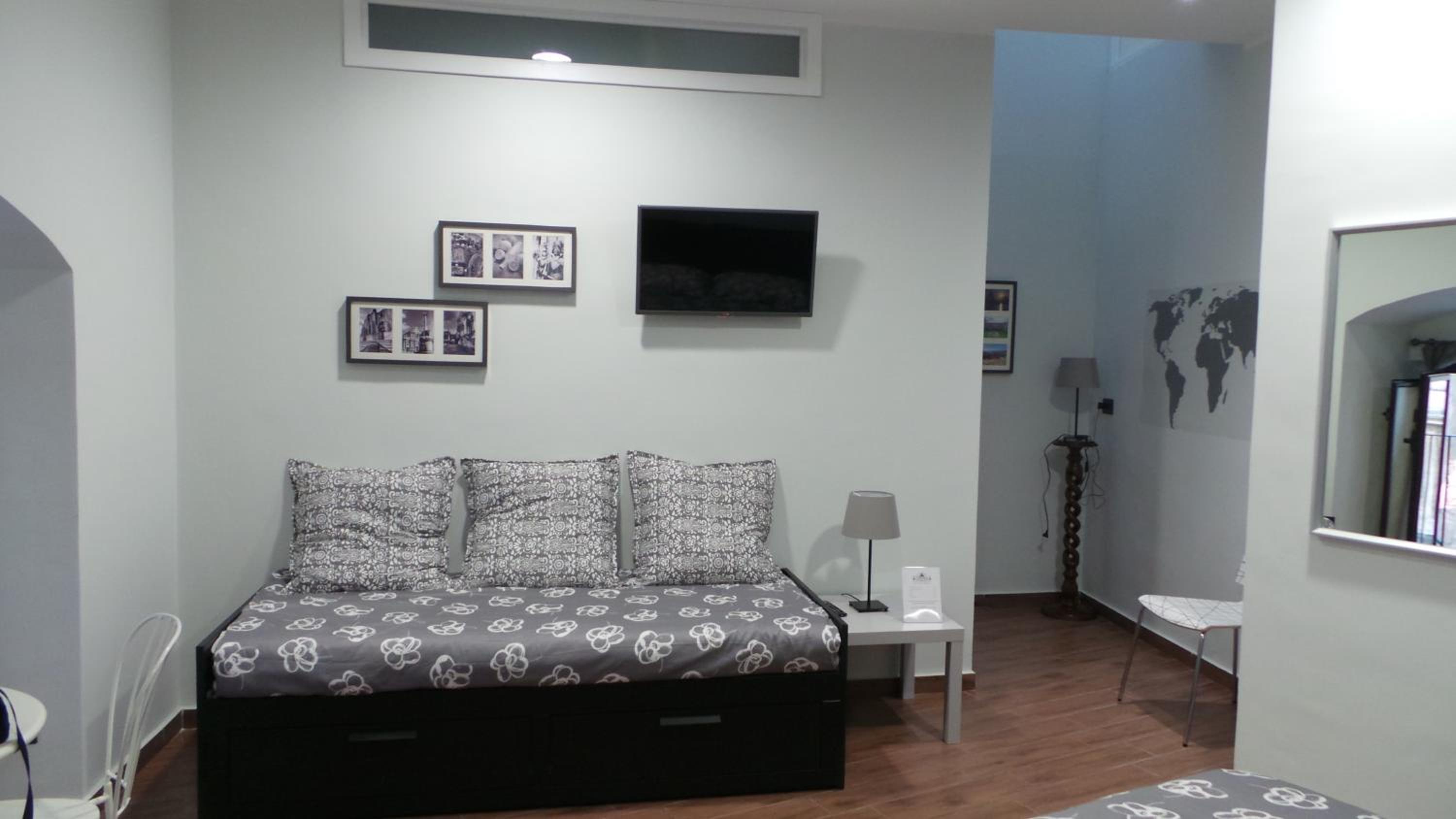 Photo 6