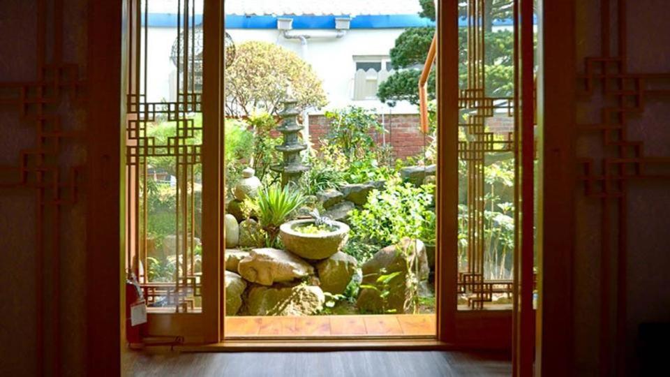 Beautiful Garden Fine Day House view 2