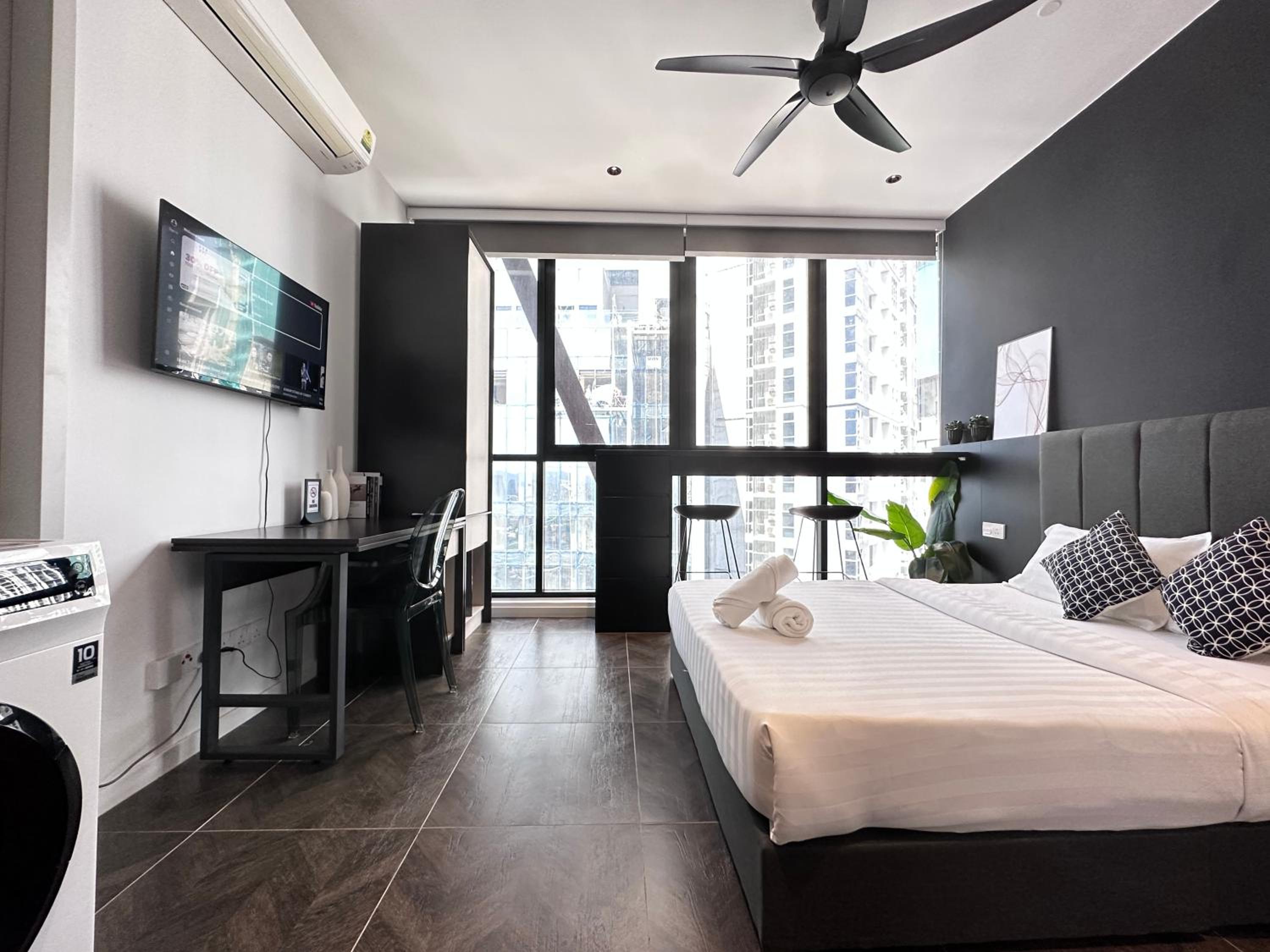 Scarletz Suites KLCC Twin Tower by Purple Orchid