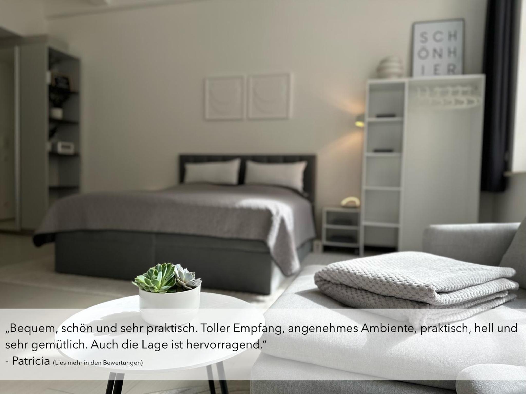 MEOS 2 -Zentrum-Parkplatz-Hofblick-Gym-Netflix