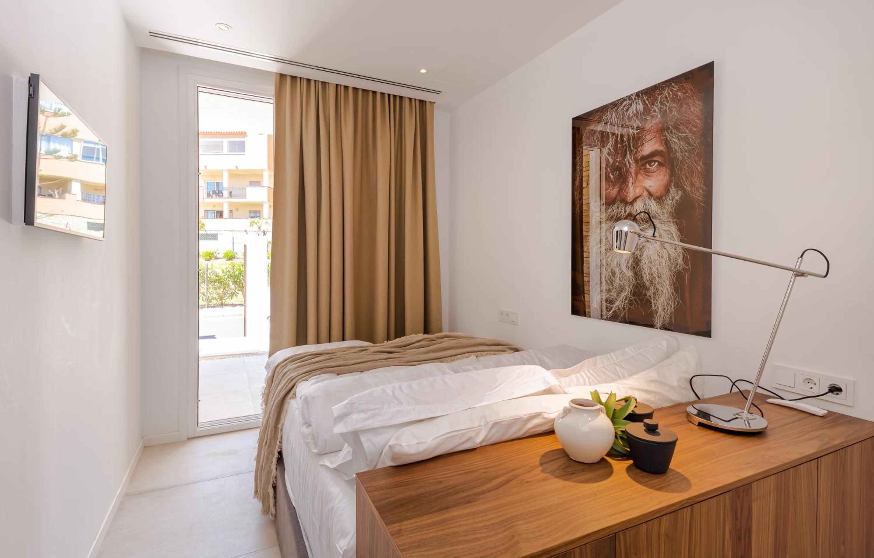 Unique & Luxurious Villa With Heated Pool, Gym & C