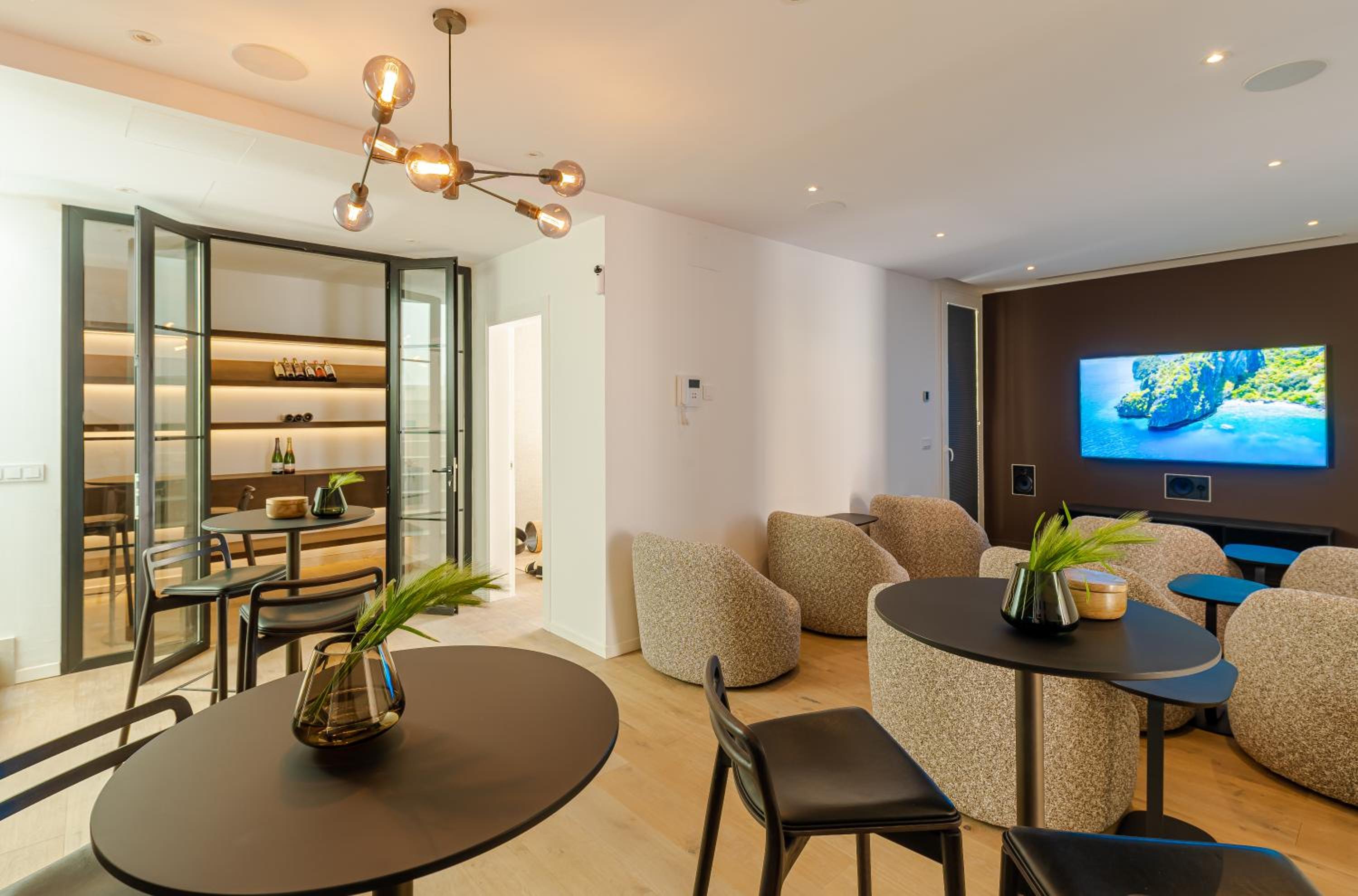 Unique & Luxurious Villa With Heated Pool, Gym & C