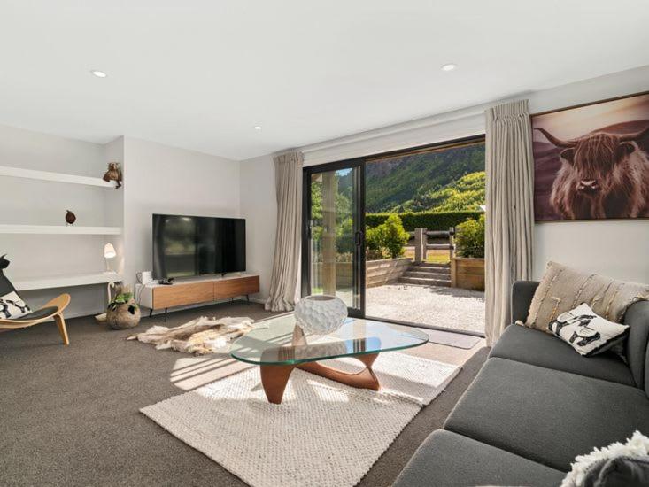 Arrowtown Mountain View Retreat
