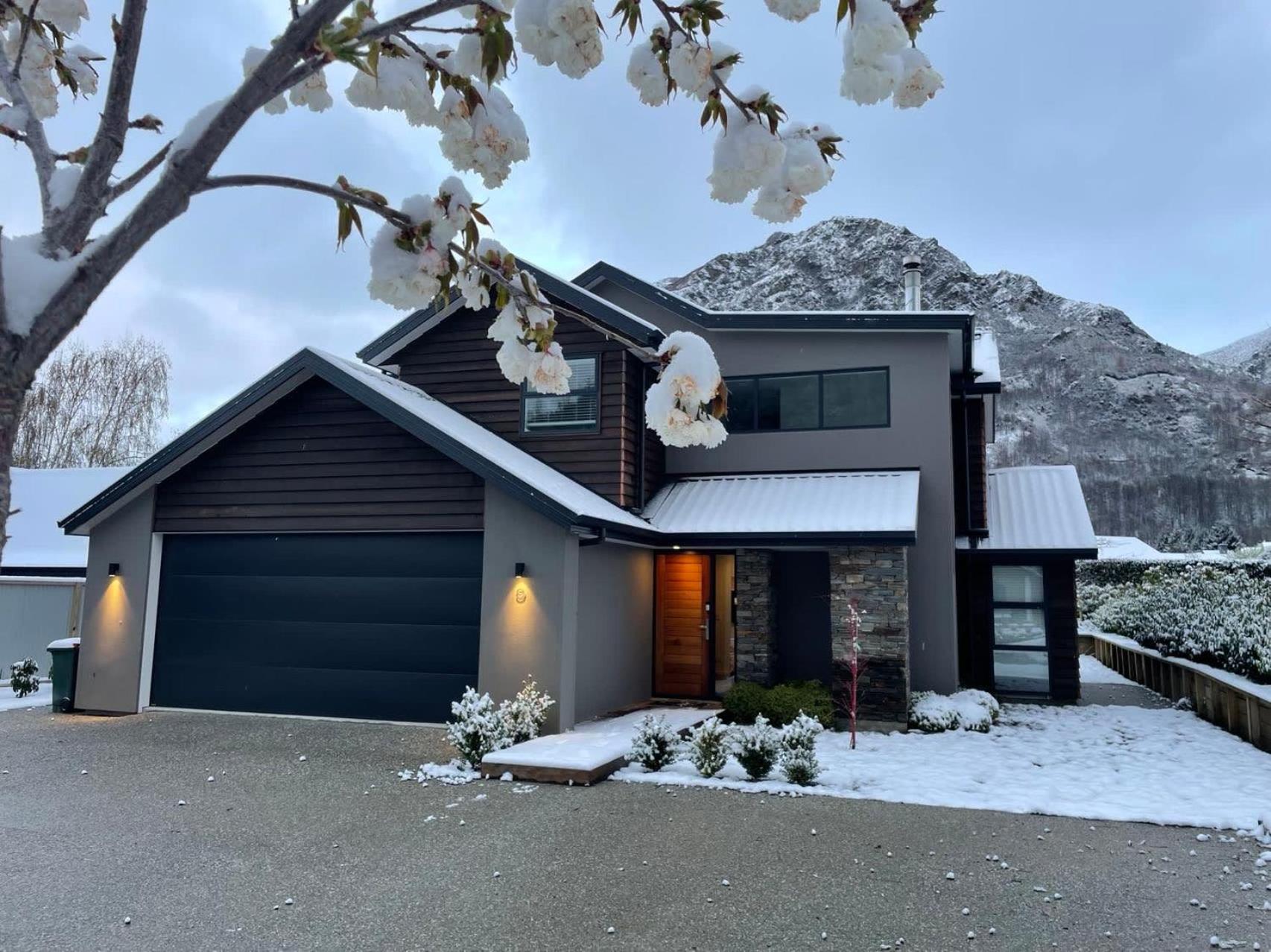 Arrowtown Mountain View Retreat