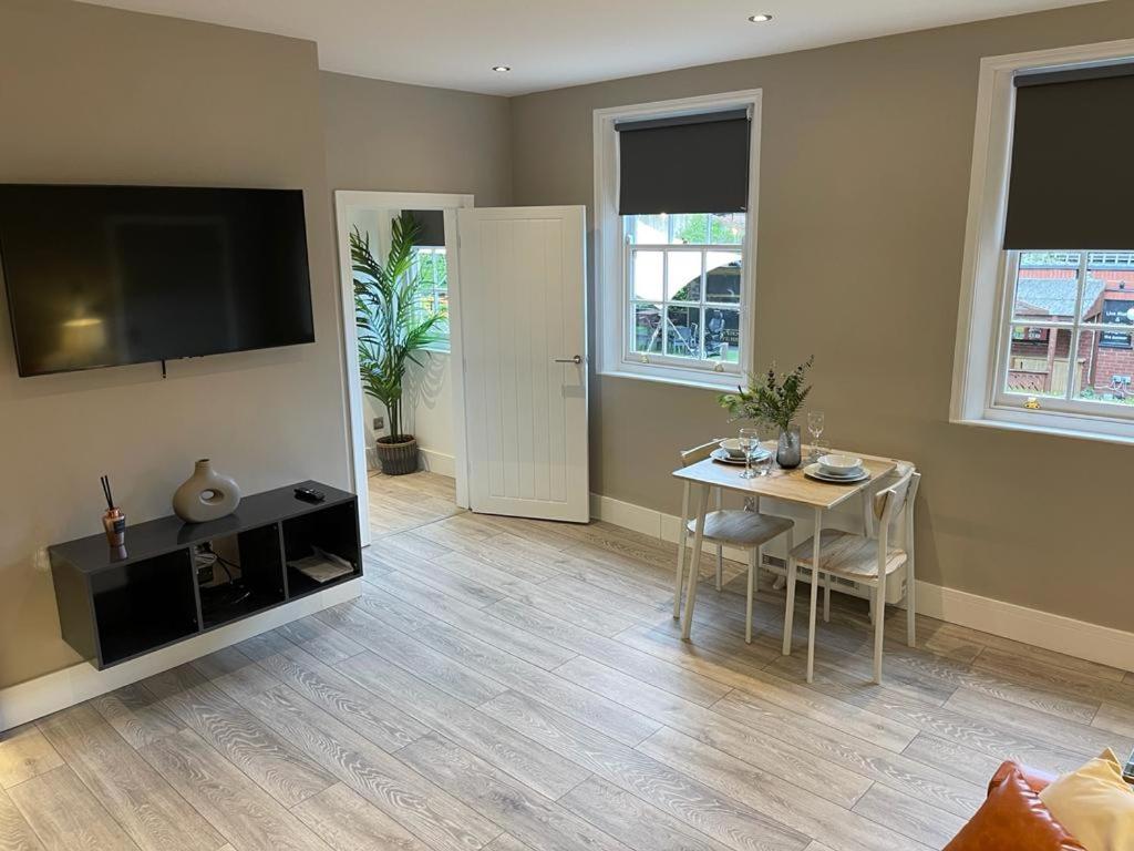 Swan House - 5 x Executive Apartments - Central Bawtry view 3