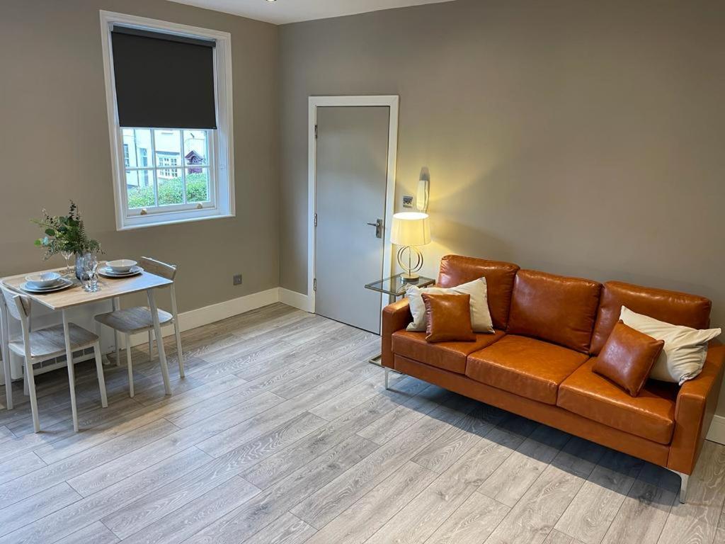 Swan House - 5 x Executive Apartments - Central Bawtry view 4