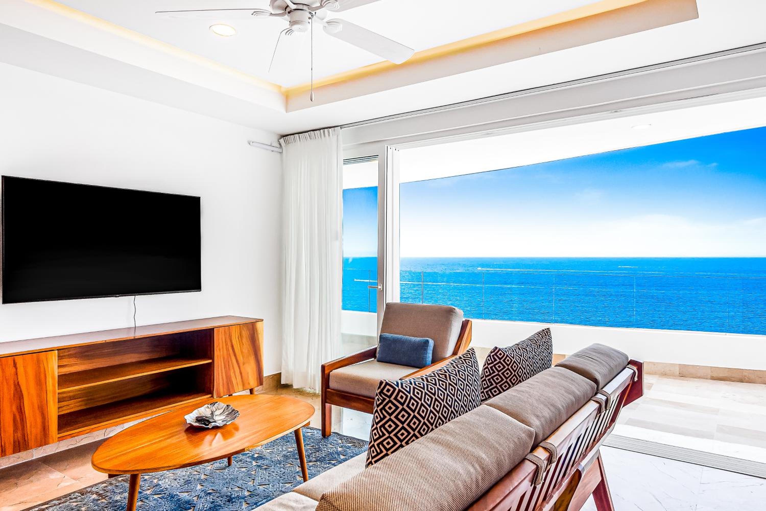 Blue Horizon 903 at Residences view 2