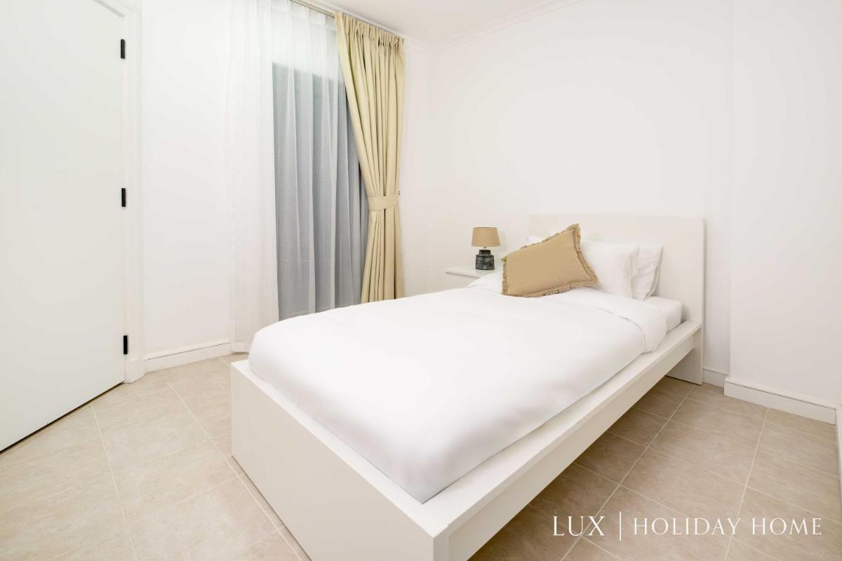 LUX The White Palm Villa