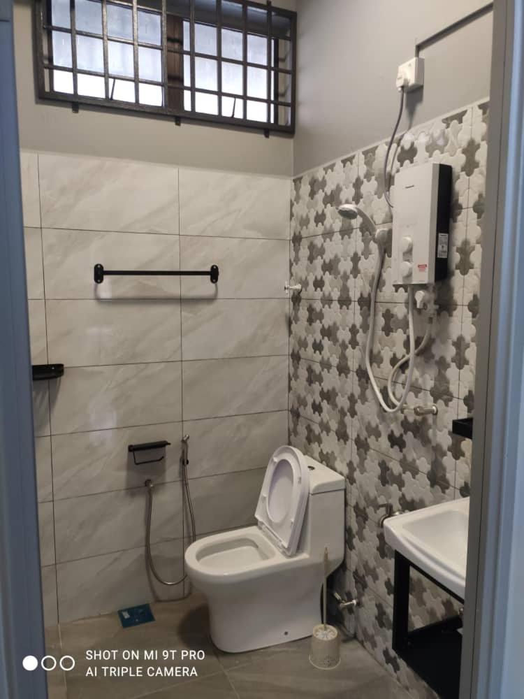NEW 55 Homestay Corner Lot Spacious House in Bukit Bakri Muar photo 3