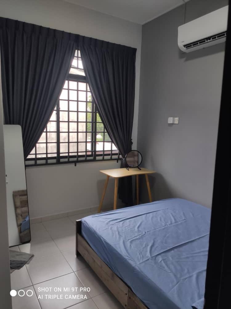 NEW 55 Homestay Corner Lot Spacious House in Bukit Bakri Muar photo 4