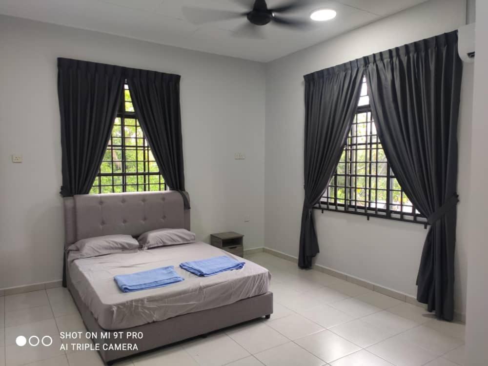 NEW 55 Homestay Corner Lot Spacious House in Bukit Bakri Muar photo 5