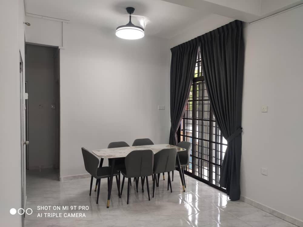 NEW 55 Homestay Corner Lot Spacious House in Bukit Bakri Muar photo 7