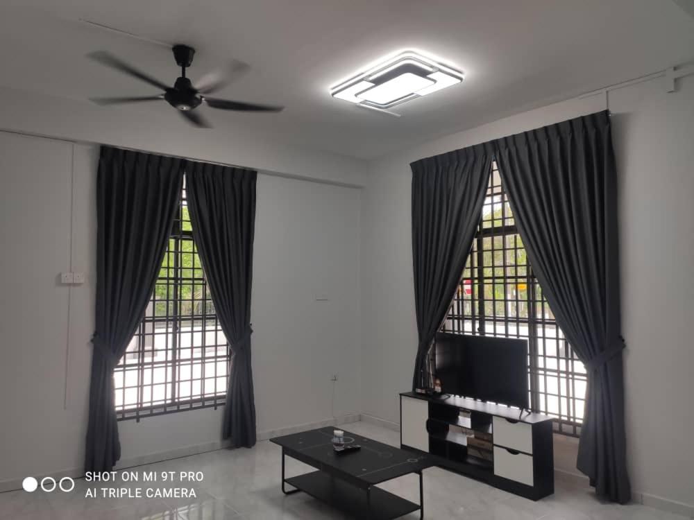 NEW 55 Homestay Corner Lot Spacious House in Bukit Bakri Muar photo 8