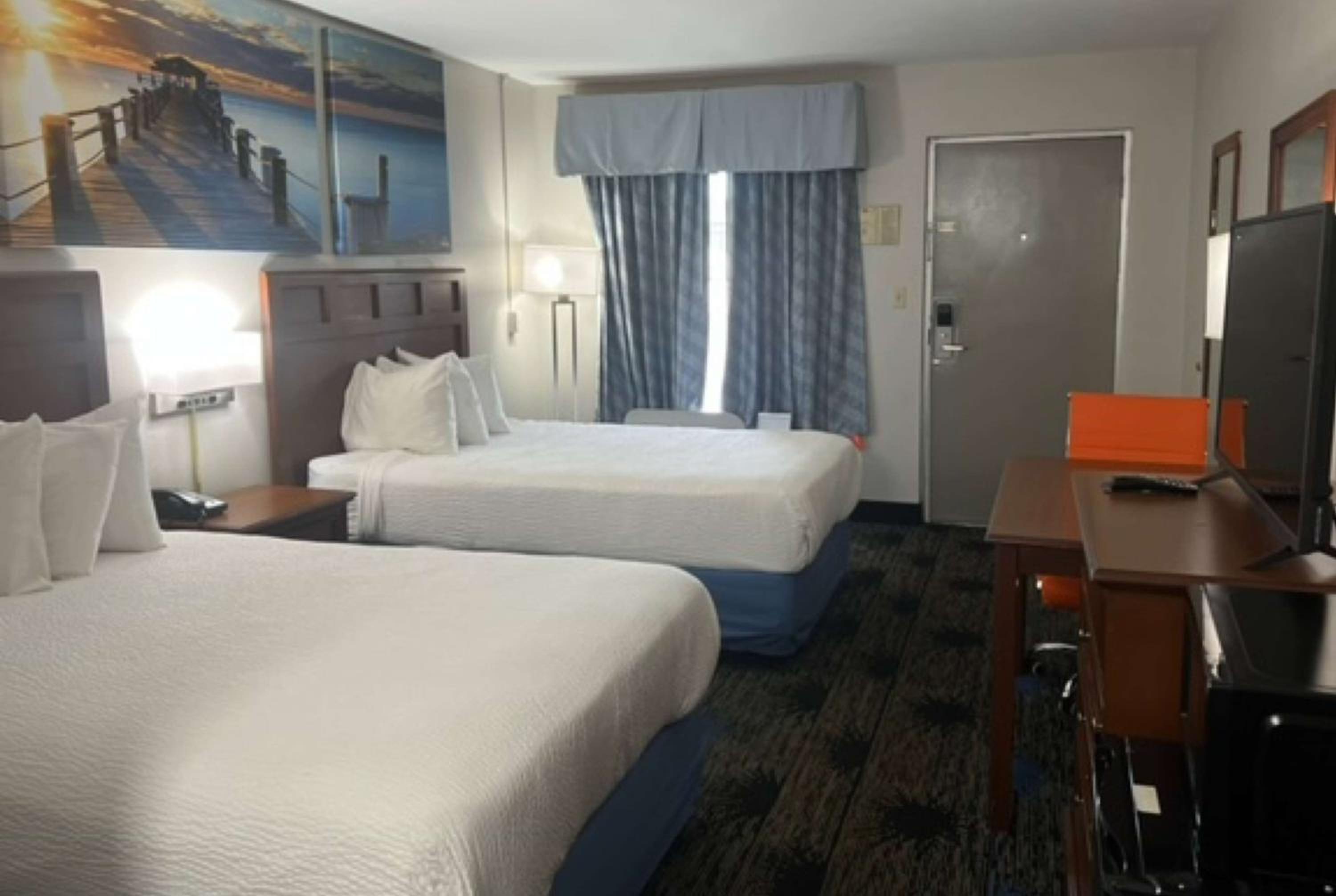 Days Inn by Wyndham Greenville view 5