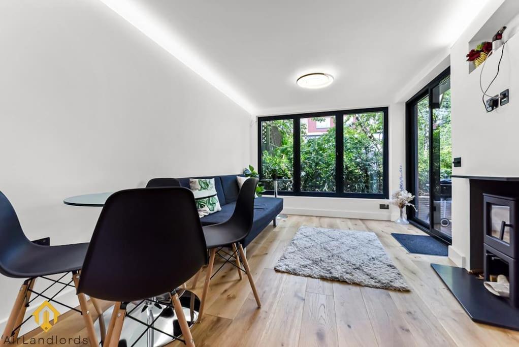 Charming Modern Chic Pad Summer House