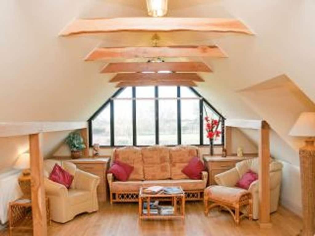 Owls Nest - Peace and Tranquility near Woodbridge & Framlingham in rural Suffolk view 3
