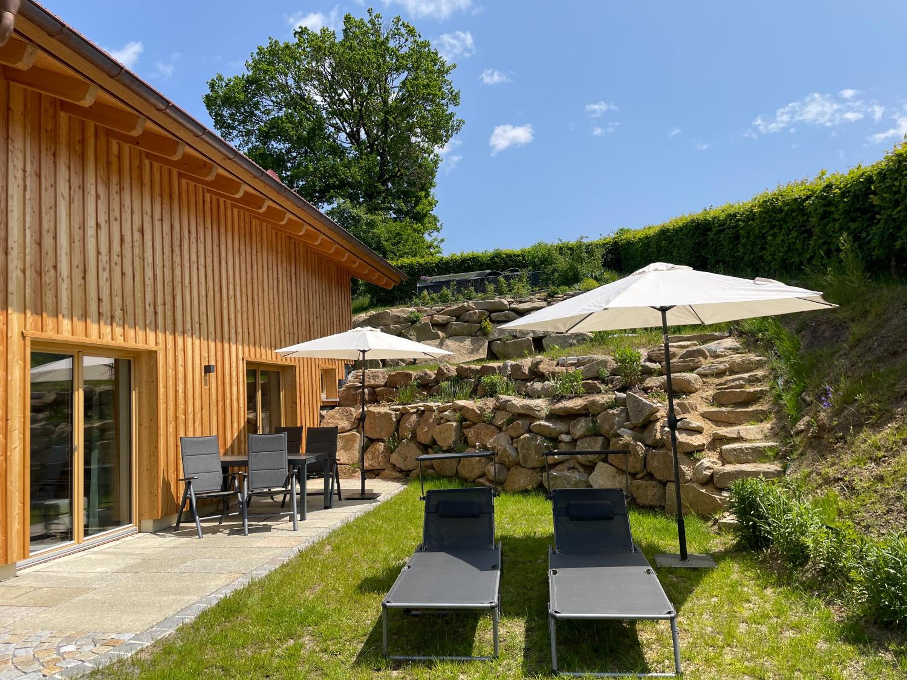 Bayerwald Chalet Kaitersberg mit Sauna, Sonnenterrasse und Garten