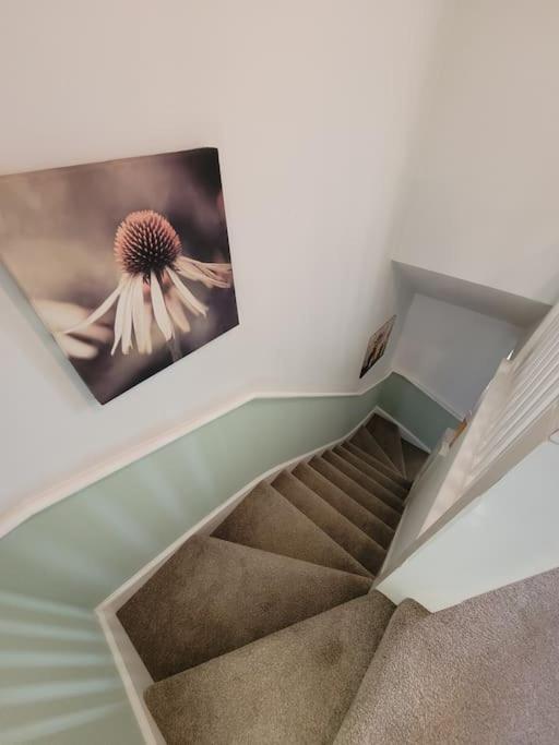 Kensington House- The Perfect home for contractor stays view 5