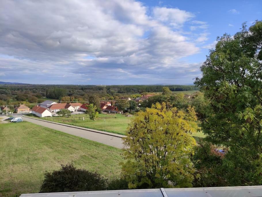 Kőrisfa Apartman