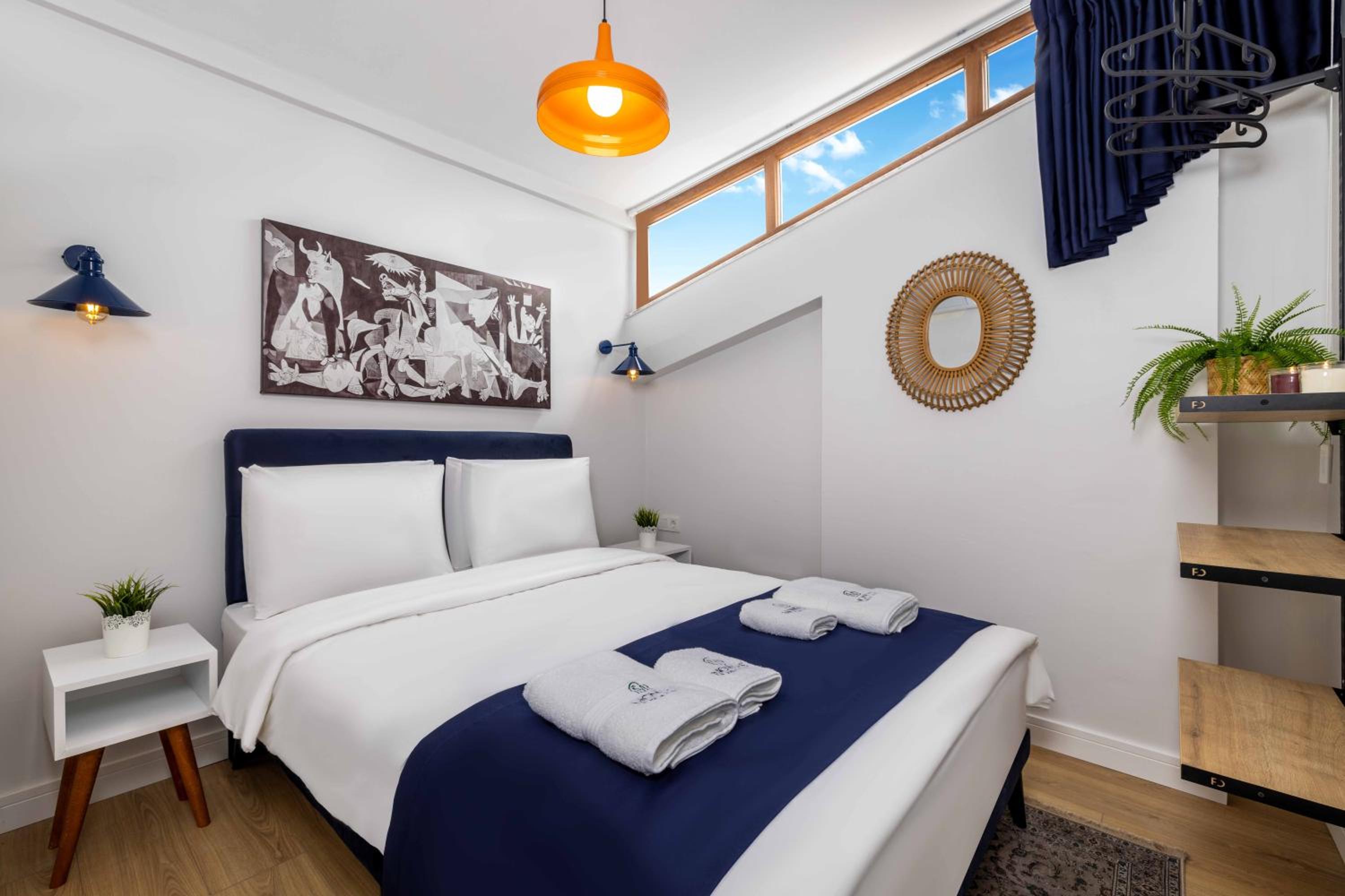 Monnas Suite - Image 142