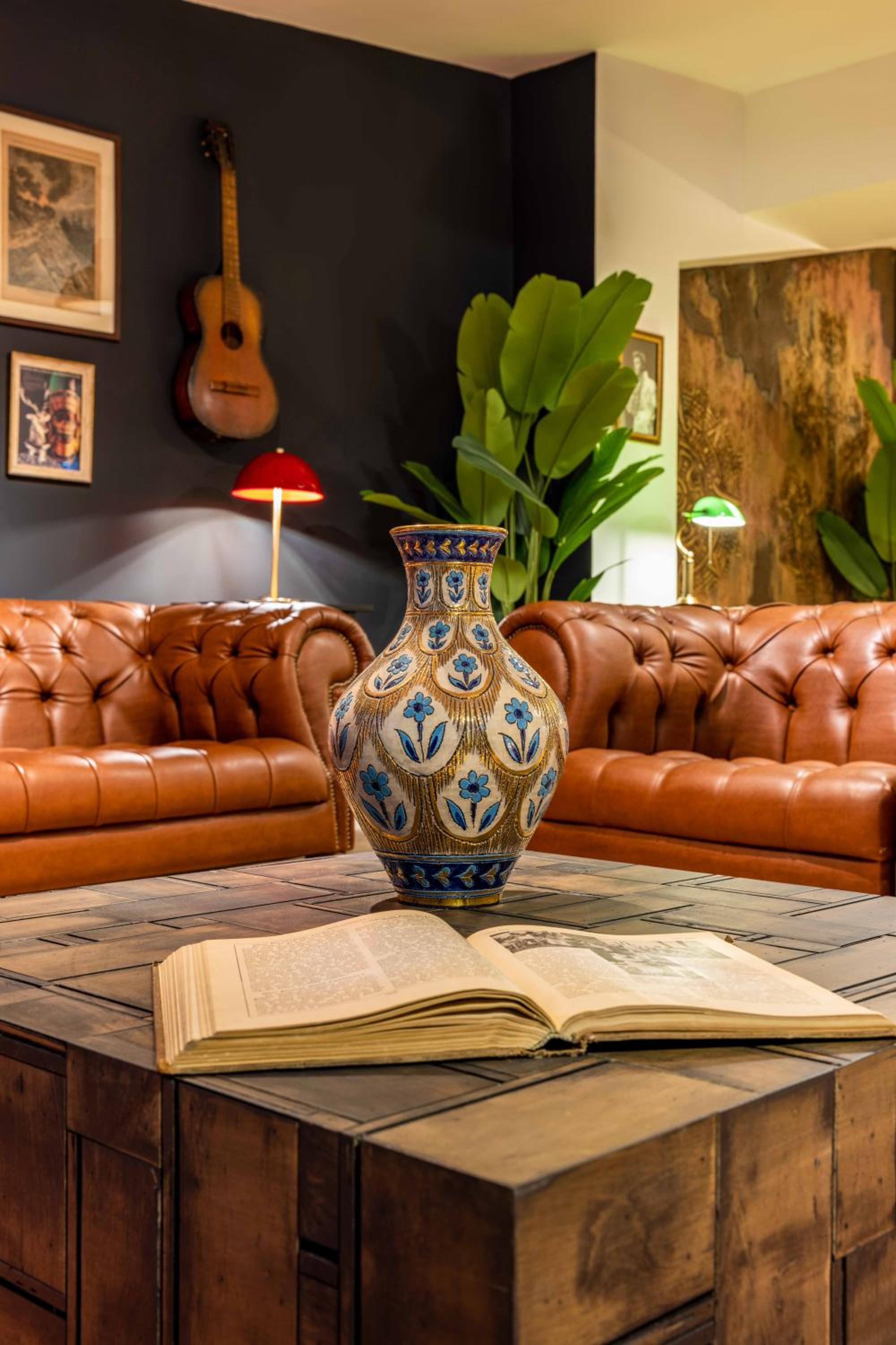 Monnas Suite - Image 139