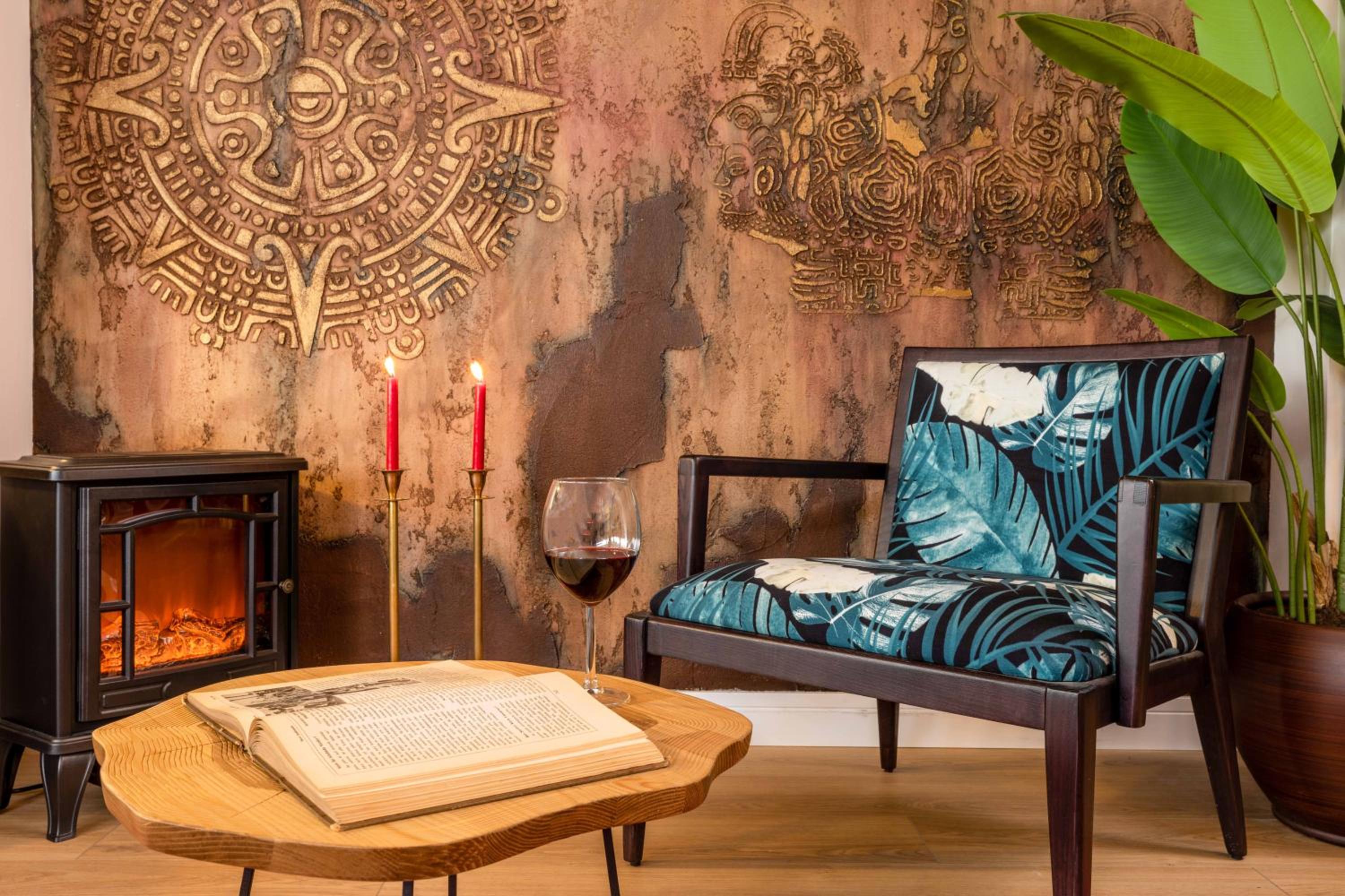 Monnas Suite - Image 201