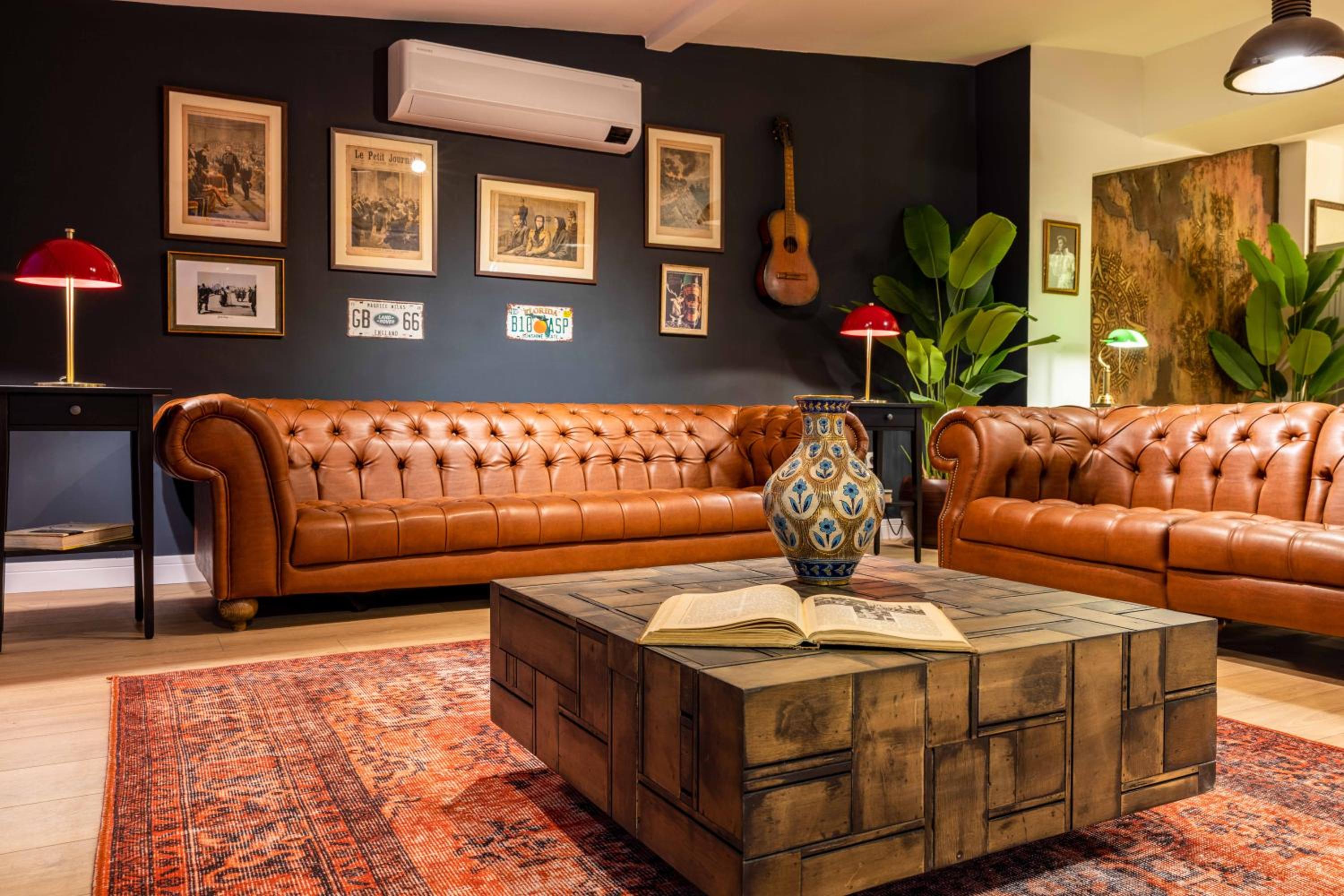 Monnas Suite - Image 186