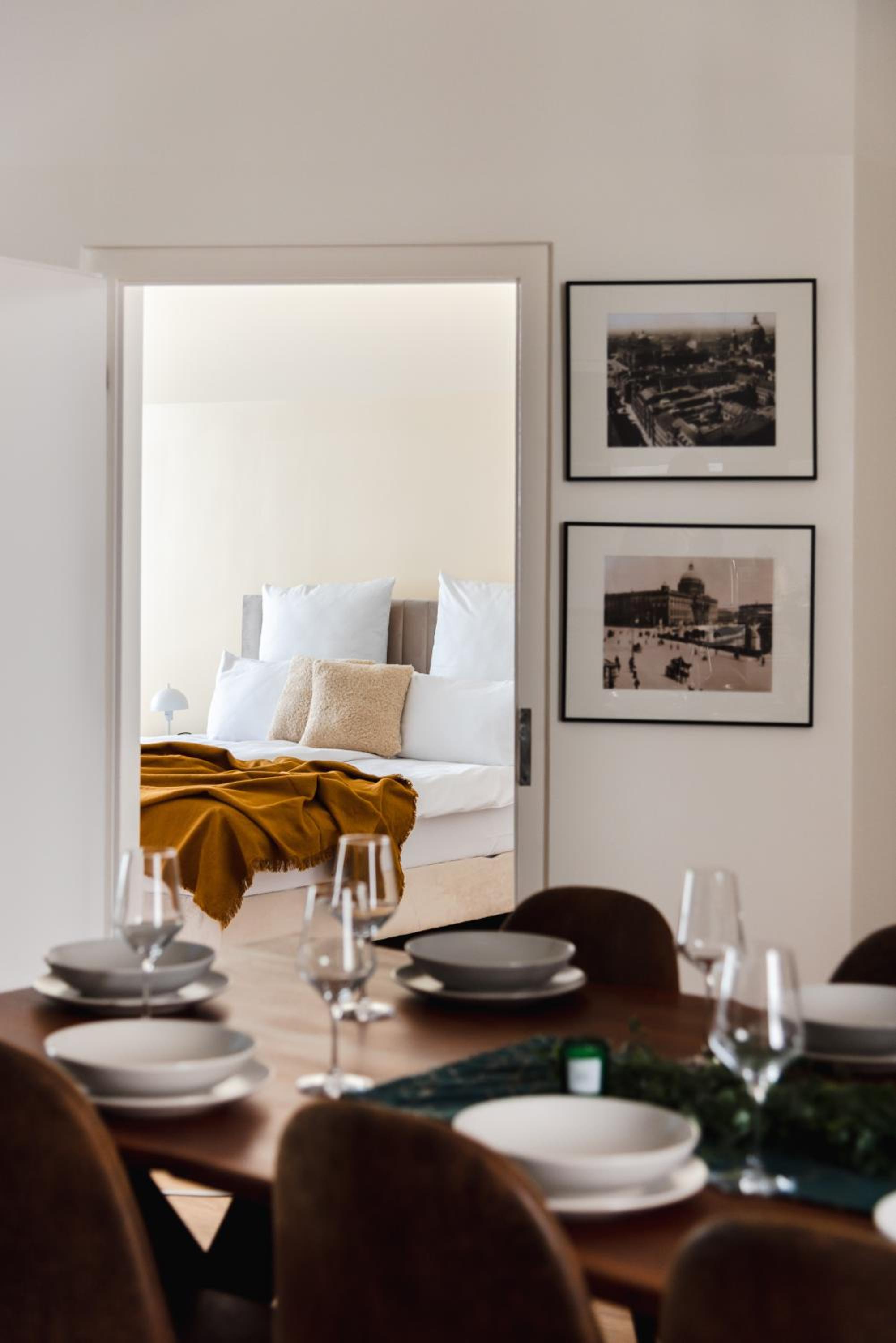 165m2 Downtown Family Suite 5BR, 3Bath, kids room, 11min Alexanderplatz