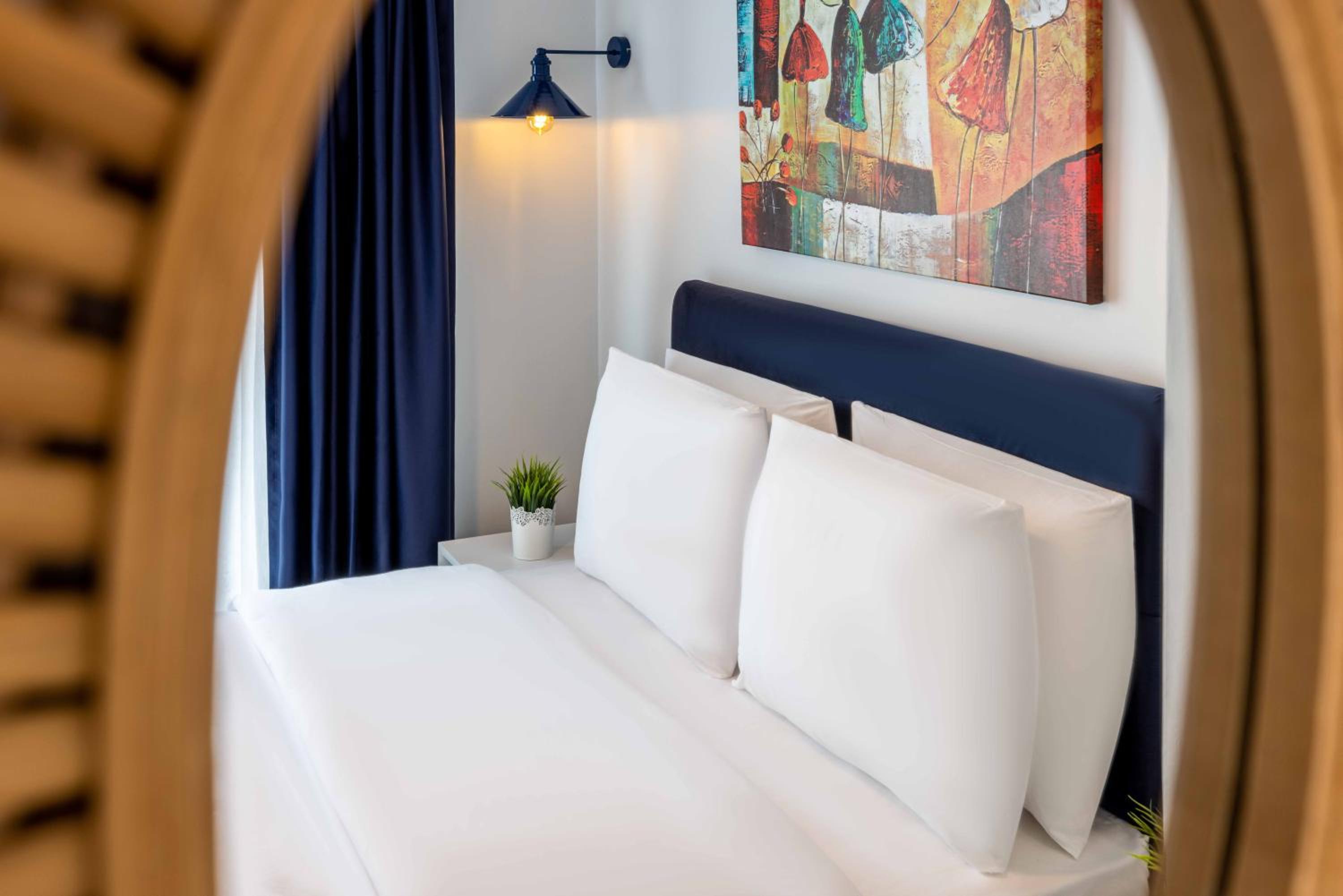 Monnas Suite - Image 60