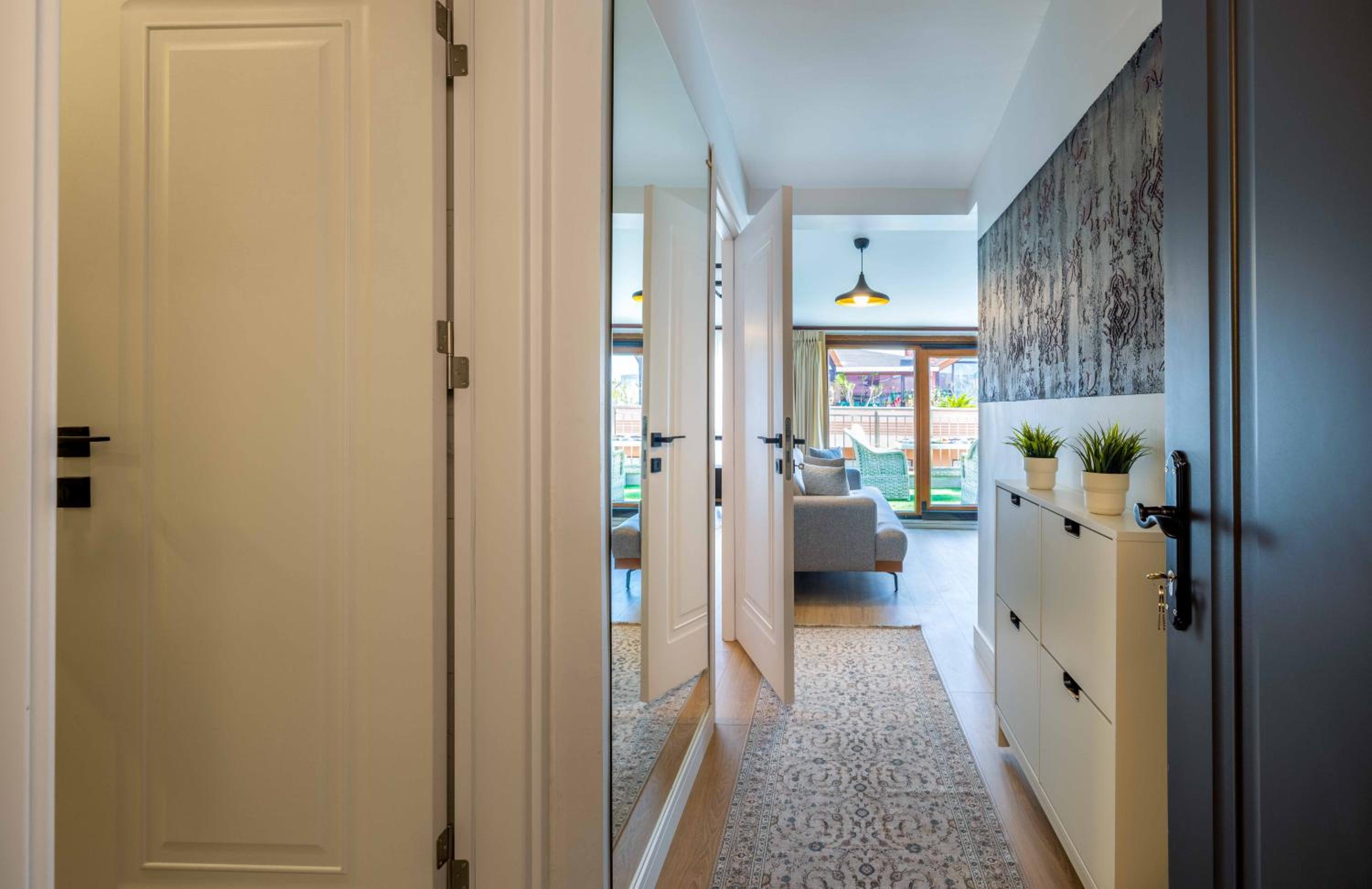 Monnas Suite - Image 58