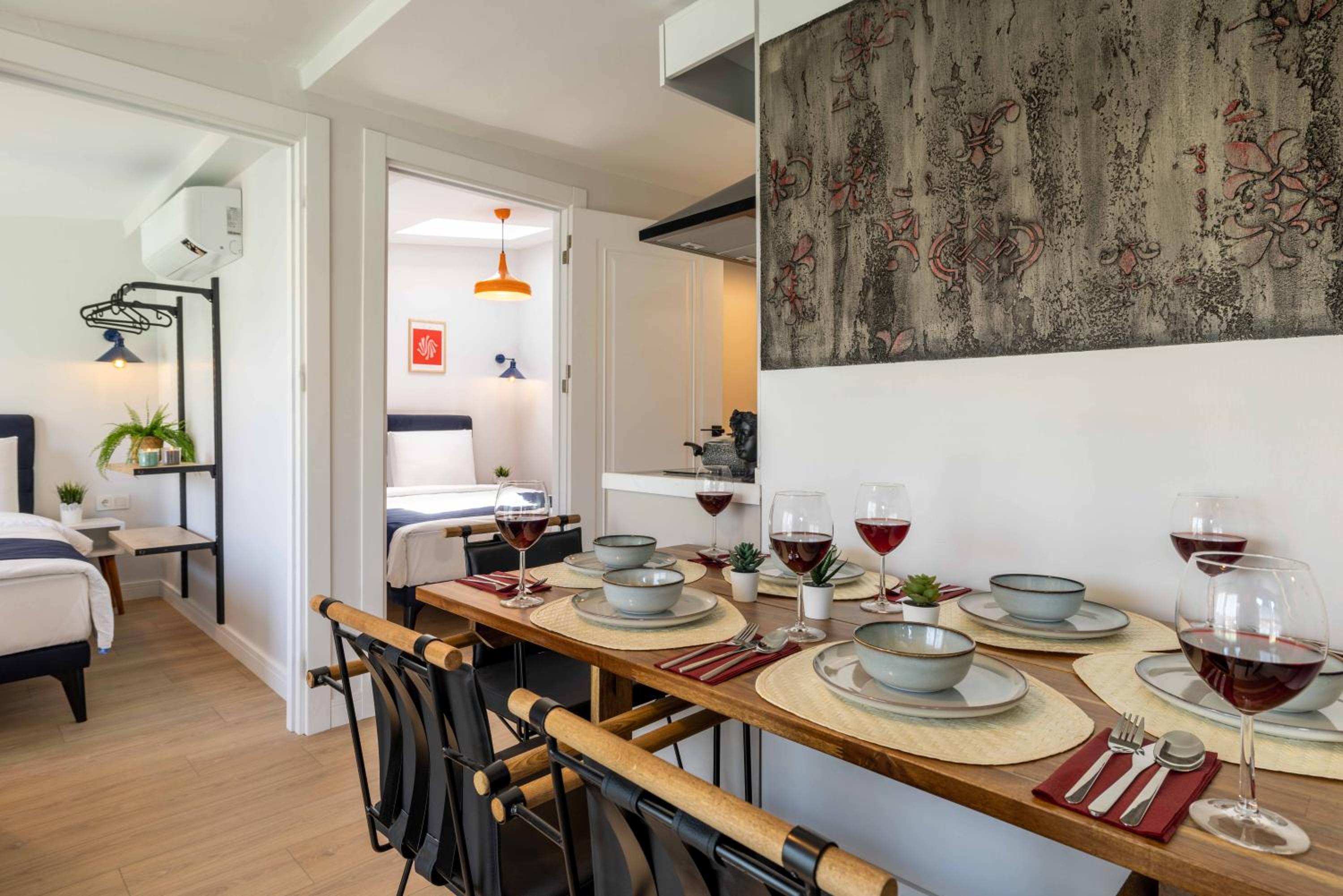 Monnas Suite - Image 208